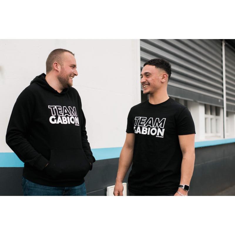 T-shirt Noir team Gabion pour afficher sa passion de la chasse à la hutte